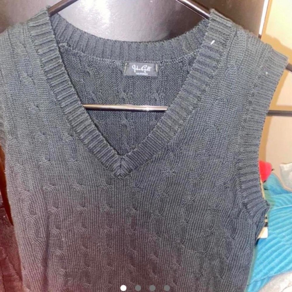 Brandy Melville forest green vest